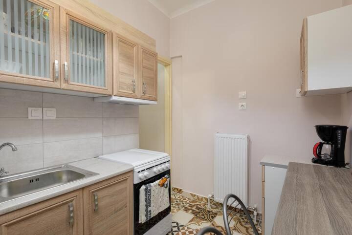 Private Pristine Balcony Home- Heart Of The Center Thessaloniki Exterior photo